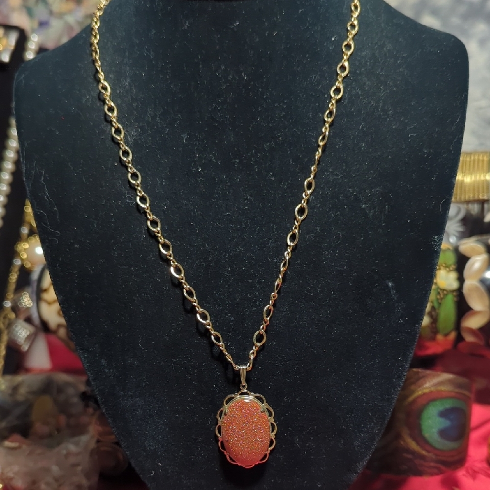 ‼️ Sold ‼️Vintage Necklace